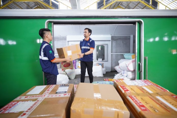 KAI Logistik Perluas Jaringan Kurir dengan KALOG Express: Layanan Penjemputan dan Pengantaran Lebih Mudah! KAI Logistik