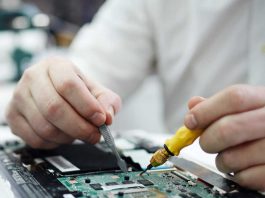 Apakah Bisnis Jasa Servis Laptop Masih Relevan di Era Digital?