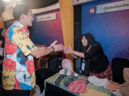 Sandiaga Uno Dorong Kolaborasi UMKM dan Industri Pariwisata di KENAROK Surakarta