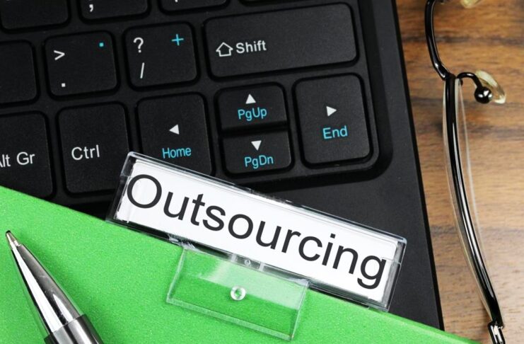 Benarkah Outsourcing Akan Dihapus? Ini Plus Minusnya Buat Indonesia