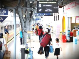Penjualan Tiket Kereta Melejit di Musim Libur Nataru, KAI Imbau Masyarakat Pesan Lebih Awal