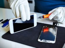 229 Juta Pengguna Internet Jadi Peluang, Jasa Service Handphone Makin Prospektif