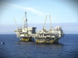 Selat Kembali Hormuz Jadi Perhatian, Harga Minyak Dunia Melambung di Akhir Pekan